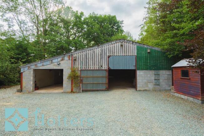 Hyde Park, Mochdre-21.jpg