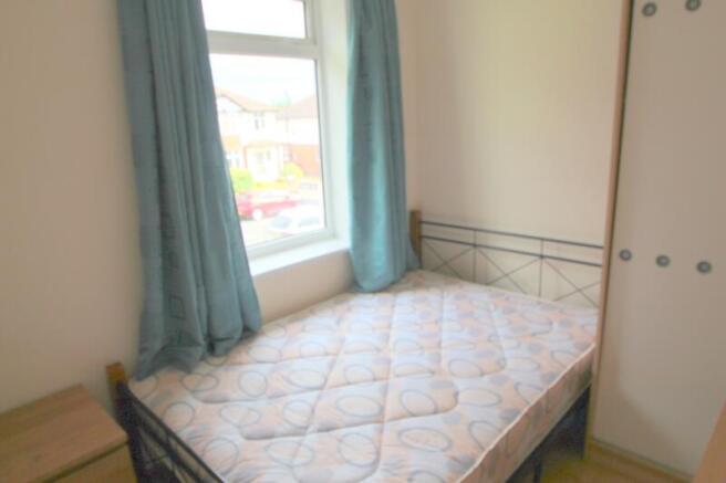 5 bed Semi-Detached to rent Image 5