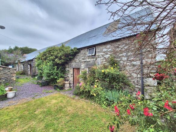 DETACHED BARN