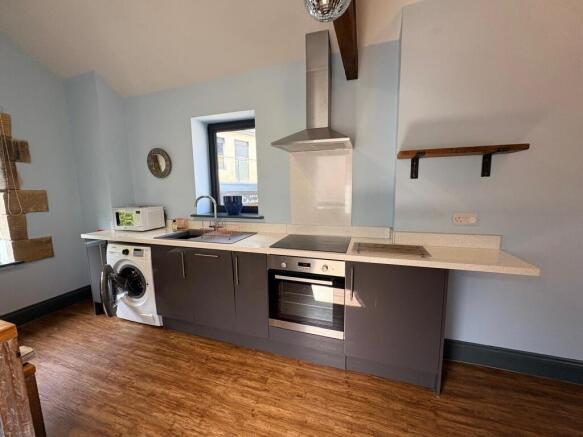 2 bed Flat to rent Image 4