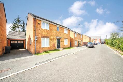 Dray Gardens, Luton, Bedfordshire, LU3 3FF