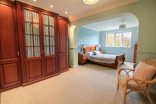 Bedroom One (1).jpg