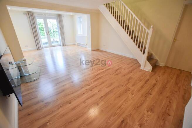 3 bed Terraced to rent Image 5