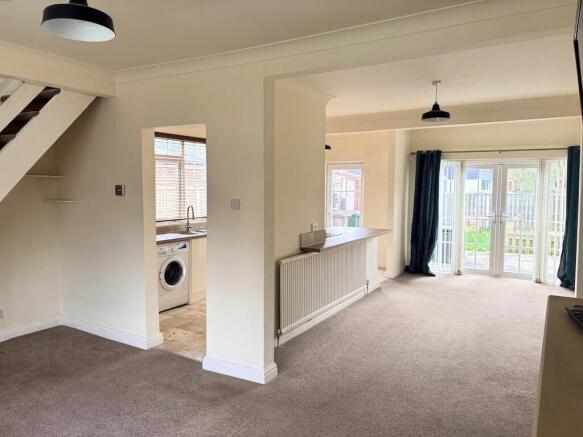 3 bed Detached to rent Image 4