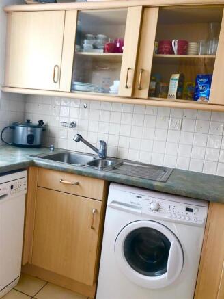 Kitchen 2.jpg