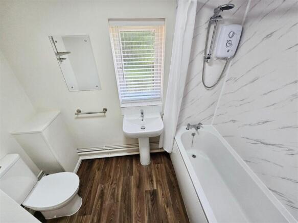 Apartment in Irthlingborough, North Northamptonshire - View 5