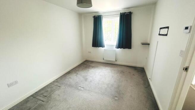 3 bed Semi-Detached for sale Image 6