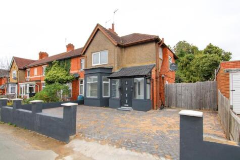 Kingsland Avenue, Kingsthorpe, Northampton NN2