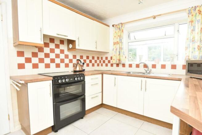 A KITCHEN.JPG