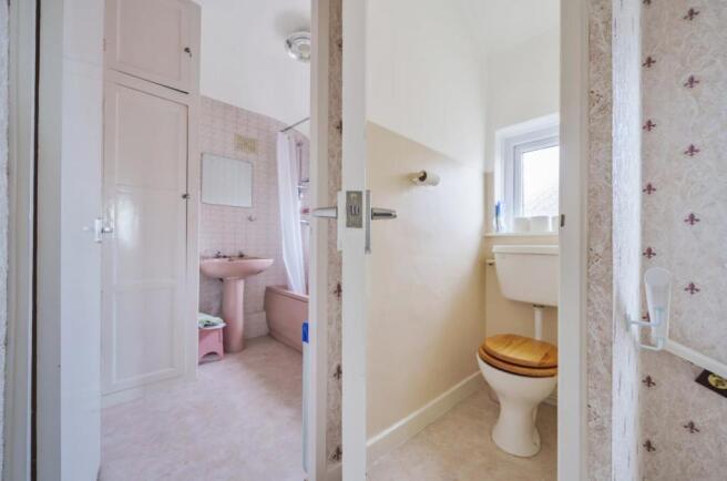 SEPARATE WC