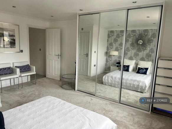 Double Bedroom Ensuite-2