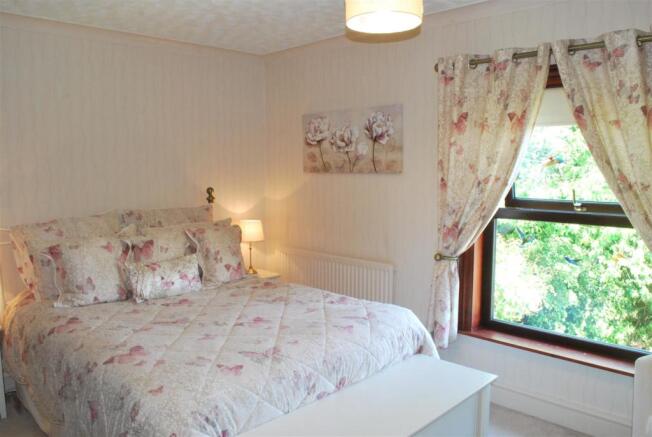8 elis bed1.JPG
