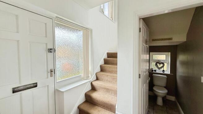 5 bed Detached for sale Image 7