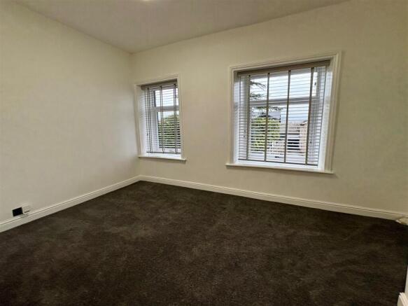 2 bed Semi-Detached for sale Image 8
