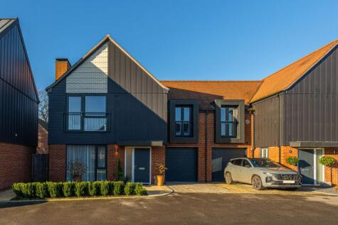Stillwater Close, Cranleigh, GU6