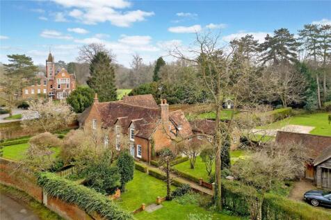 Britwell Gardens, Burnham, Buckinghamshire, SL1