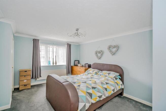 Albany Drive, Cannock, WS122GQ-16.jpg