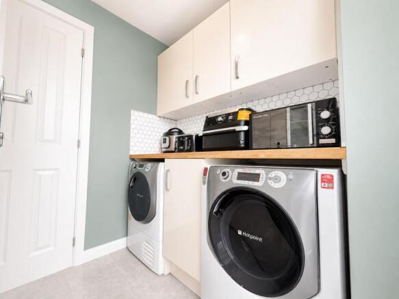 3 bed Detached to rent Image 7