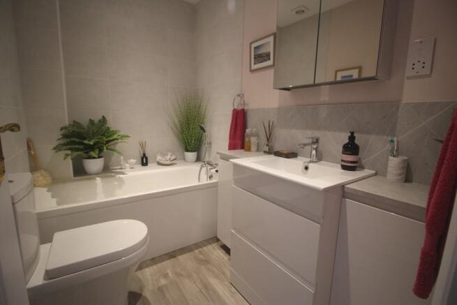 BATHROOM / WC