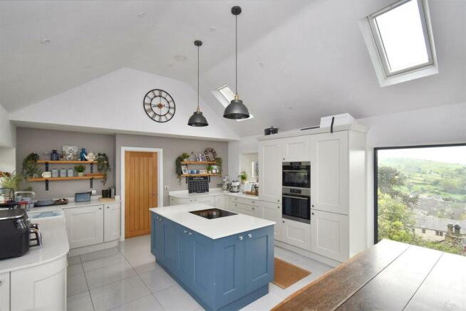 Living Kitchen/Dining Room