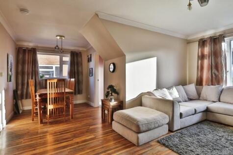 Damson Road, Thorngumbald, Hull, HU12 9QL
