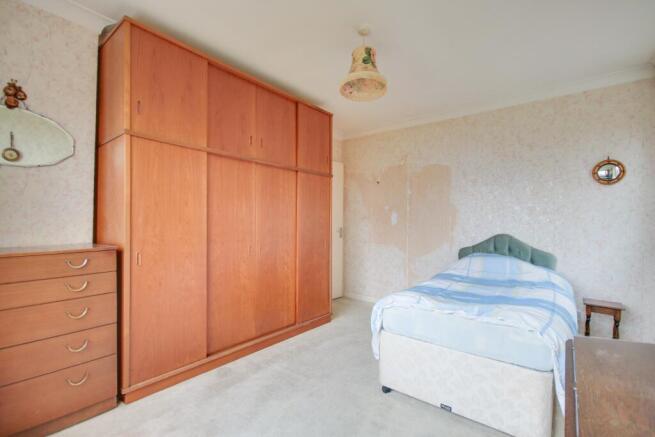 Detached Bungalow! Potential To Improve! Cul-de-sac Location! photo 4