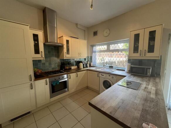 Terry Road, Low Moor, Bradford photo 4