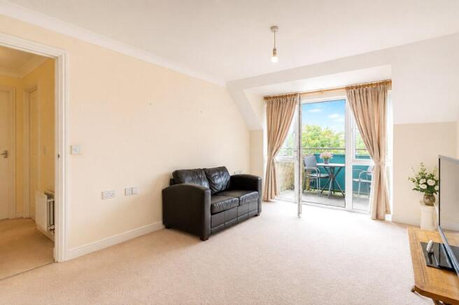 Thurlow Grange, Newbury, Berkshire, RG14 photo 4