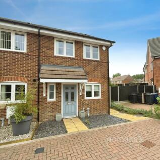 Little Acres Place, Badshot Lea, Farnham