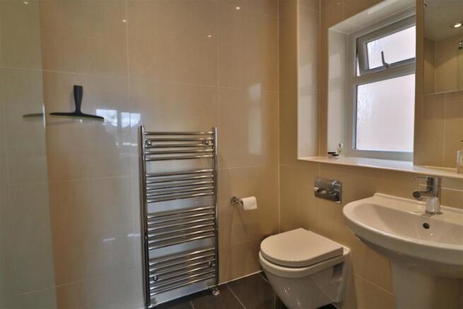 ENSUITE SHOWER ROOM