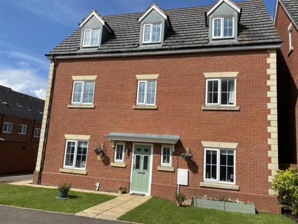 21 BAYFIELD WOOD CLOSE