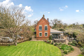 2, Hollyhock Cottages, Guildford Road, Cranleigh GU6 8LT