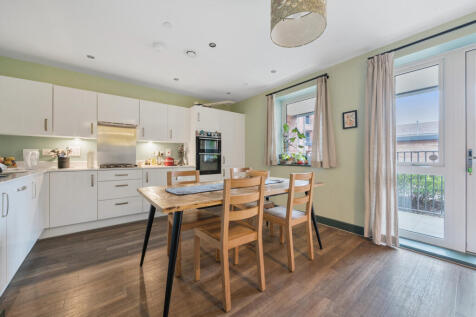 Oakleigh Road North, Whetstone, N20