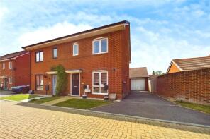 33, Albert Close, Reading RG7 1UQ