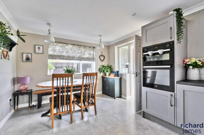 Stoneover Lane, Royal Wootton Bassett, SN4 photo 4
