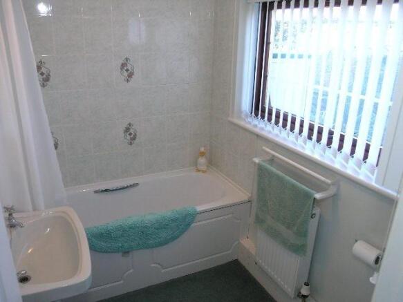 FAMILY BATHROOM