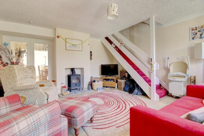 Lounge (alt view)
