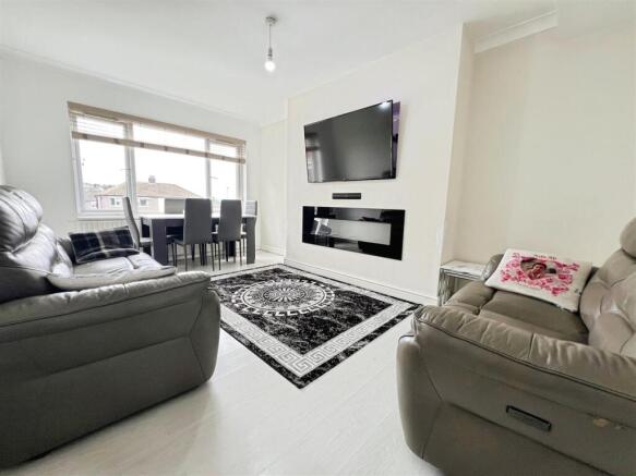 3 bed Semi-Detached Bungalow for sale Image 5