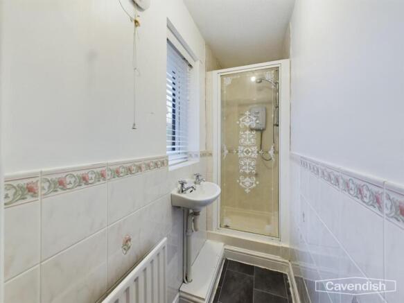 EN-SUITE SHOWER ROOM