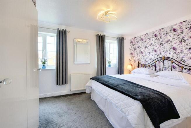 Bedroom 1_1.jpeg