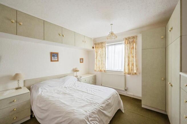 2 bed Detached Bungalow for sale Image 12