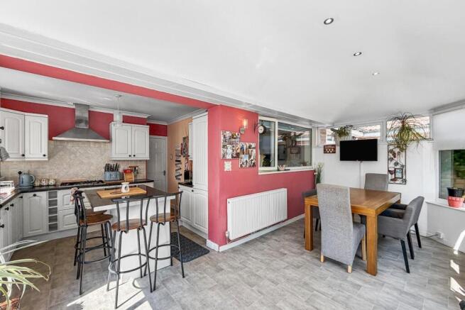 Buckfast Close, Hale photo 4