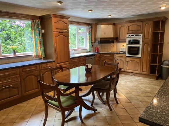 Kitchen: