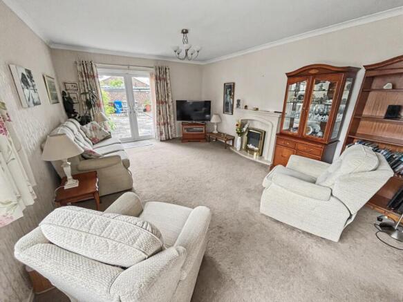 Lounge-Dining Room