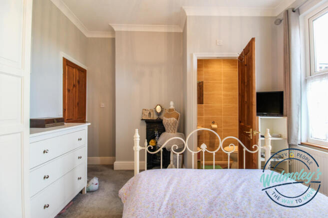 Rear bedroom and ensuite cloakroom