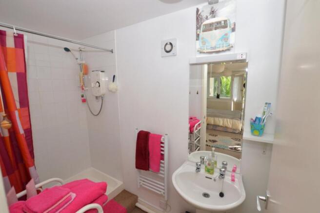 Annexe Shower Room