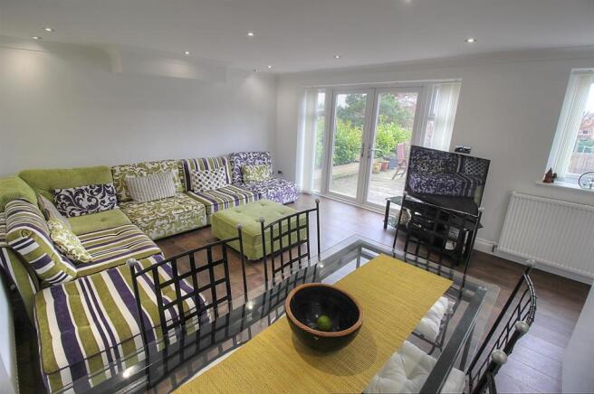 Kitchen/Lounge/Dinin