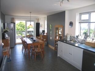 Kitchen/dining room 2