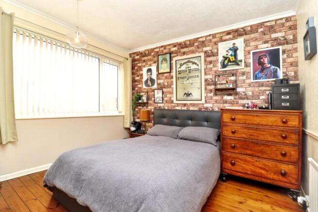 4 bed Semi-Detached for sale Image 11