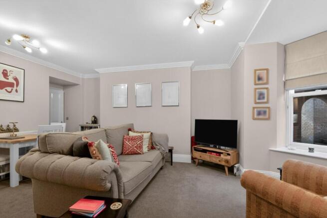 2 bed Apartment for sale Image 6